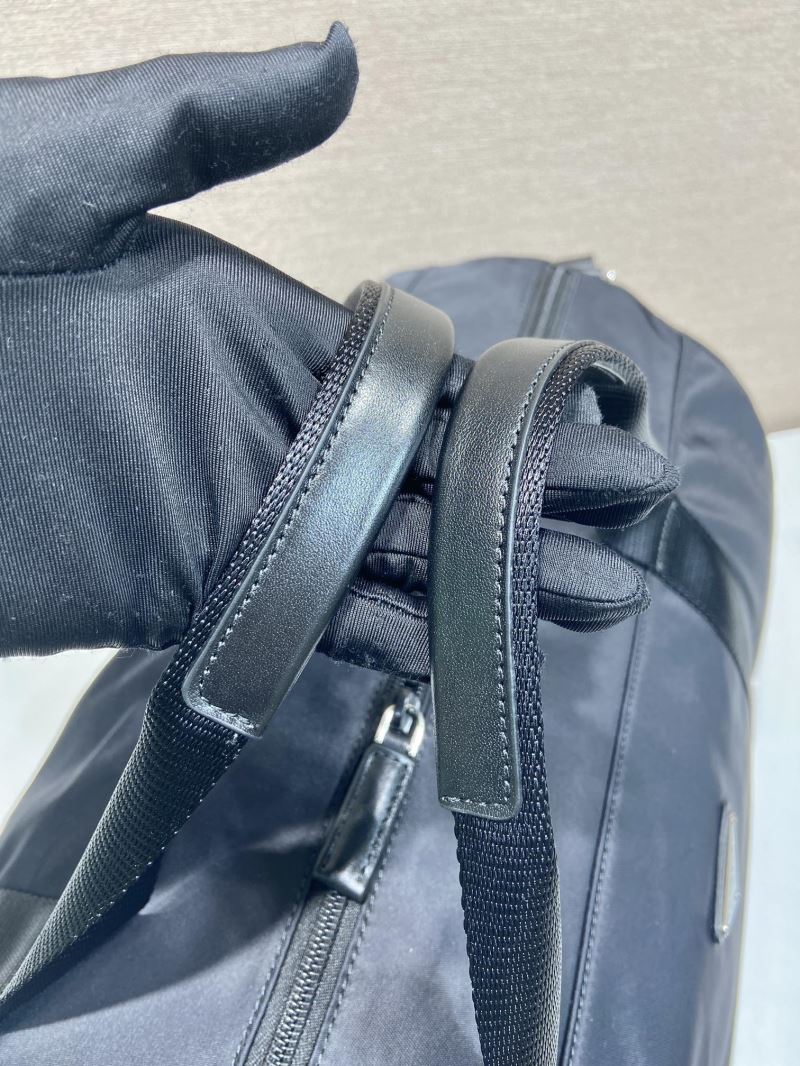 Pra*a travel bags